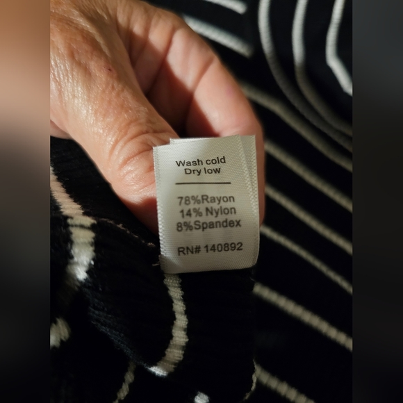 Marine Layer • Turtle Neck • x-large •  Rayon Blend • Black w/white stripes - Picture 2 of 4